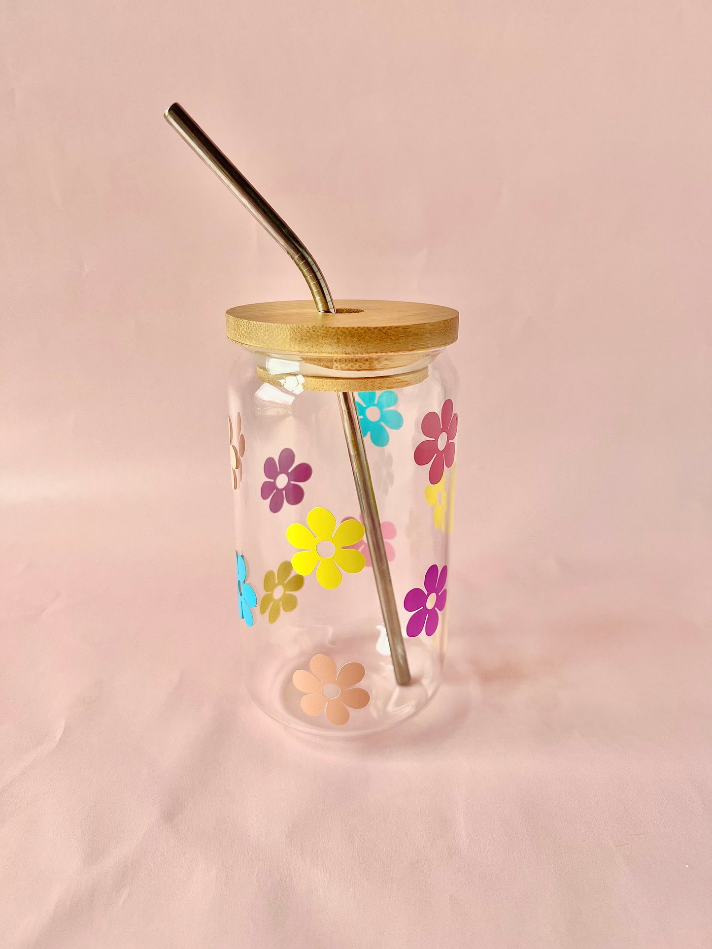 Pastel Retro Daisies Glass Beer Can Cup with Lid & Rainbow Metal Straw