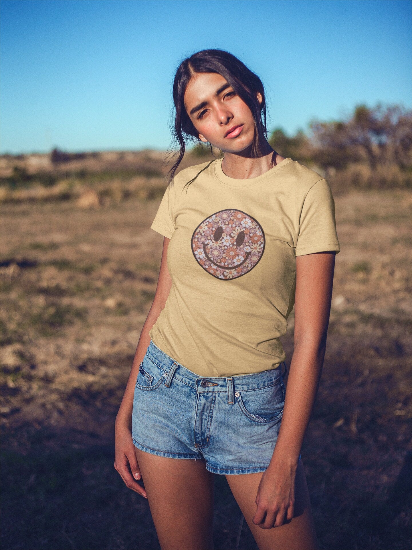 Smiley Face Retro Flower Shirt Happy Face Shirt Vintage Tee Groovy T-Shirt Hippie 70s Shirt Trendy Smile Face Shirt