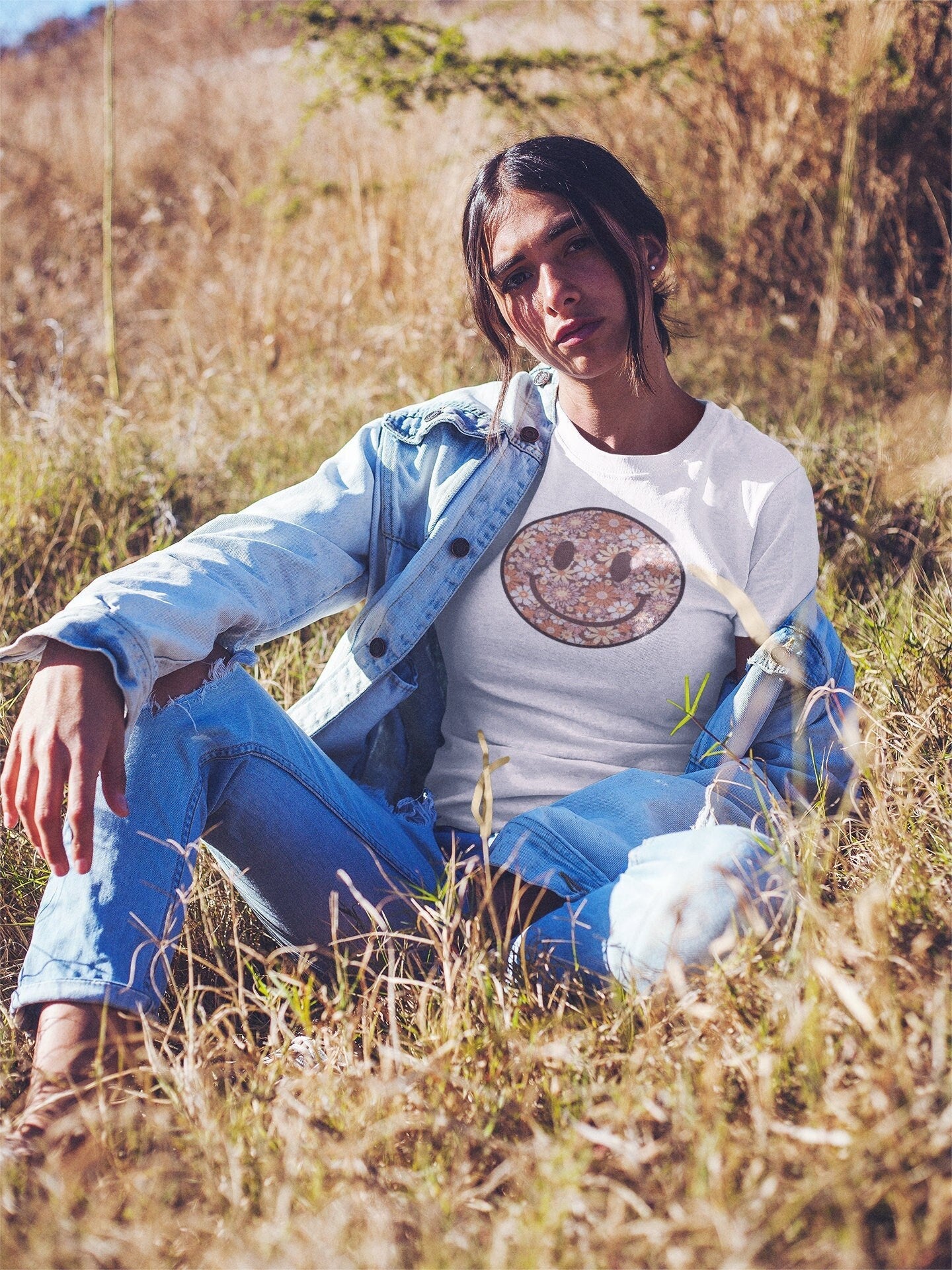 Smiley Face Retro Flower Shirt Happy Face Shirt Vintage Tee Groovy T-Shirt Hippie 70s Shirt Trendy Smile Face Shirt