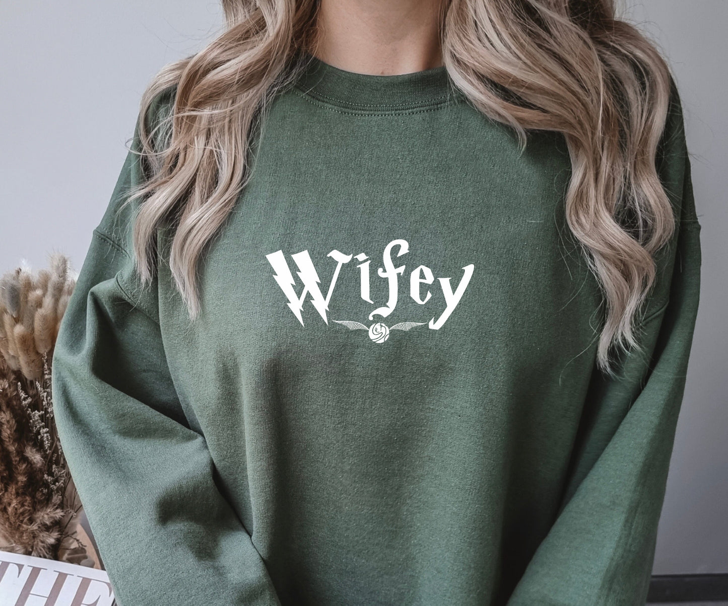 Hubby & Wifey Couples Matching Sweatshirt Wizard Couple Matching Crewnecks Wizard World Lovers Bookish Sweatshirt